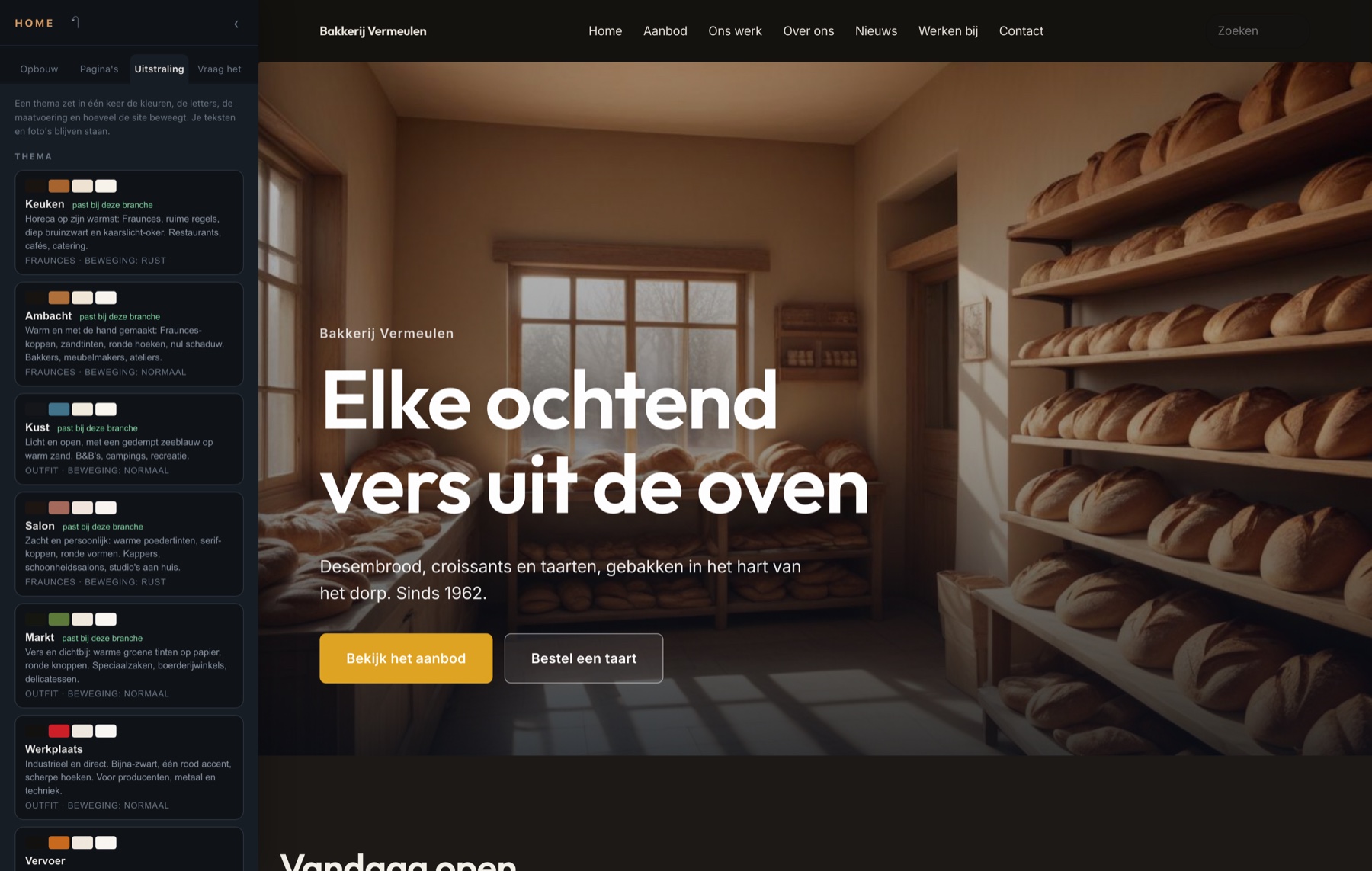 De editor met twintig themakaarten naast de site
